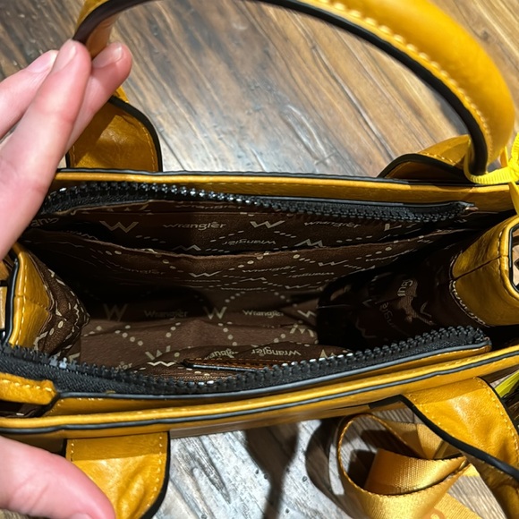 Wrangler leather strap purse - Picture 6 of 6